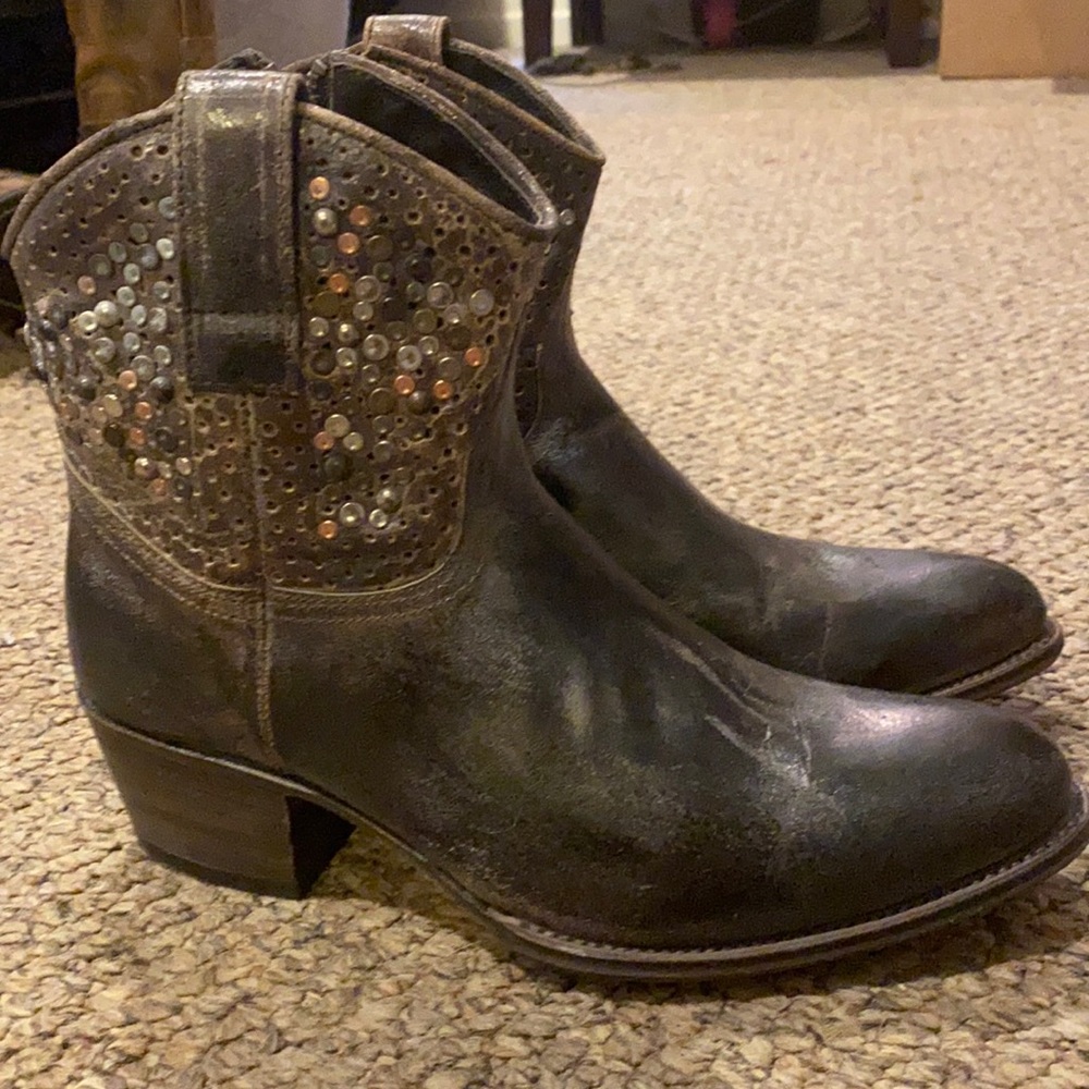 Brand new Frye boots